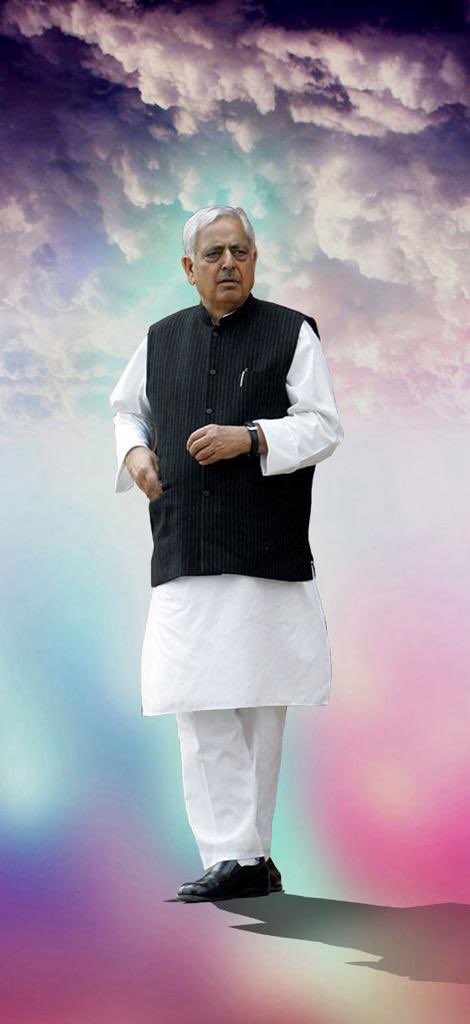 MehboobaMufti's tweet photo. Heartfelt gratitude & appreciation for my workers & leaders who paid homage to Mufti sahab on his 7th death anniversary. J&K has been thrown into turmoil but we will emerge stronger & fulfil PDPs agenda of peace with dignity inshallah. https://t.co/AEYQlYsQtp