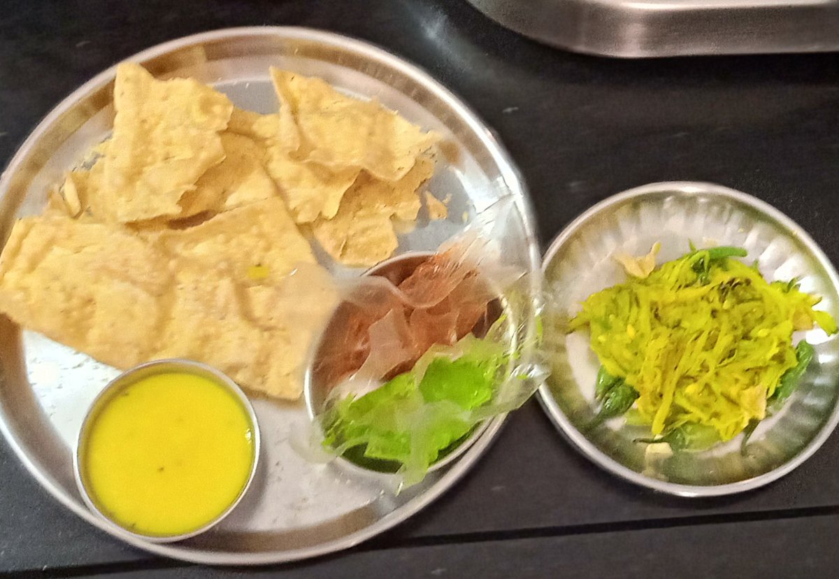 starlite_k's tweet photo. Sunday morning with fafda 🤗🥰
#sundaymorningbreakfast https://t.co/VsVPVjKw7R
