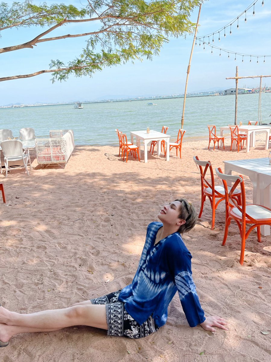 BrookRuenarom's tweet photo. ยักไปตะเล 🥺 #Brook_smth https://t.co/hpMyIGsAry