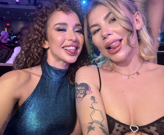 look who i got seated beside 😻 @geishakyd https://t.co/xzaX3Nc6ga<a class="tags" href="/tag/geishakyd">@geishakyd</a><a href="/tag/misfits007"class="tags"><span>#misfits007</span></a>