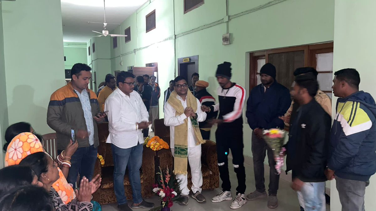 SanjitMohanty06's tweet photo. ସମ୍ବଲପୁର ବୁର୍ଲା ସହର ରେ ବିଭିନ୍ନ ଅନୁଷ୍ଠାନ ପକ୍ଷରୁ ସମ୍ବର୍ଦ୍ଧନା ସଭା @CMO_Odisha @Naveen_Odisha @5t @pranabpdas @jenapratap66 @bjd_odisha @ForestDeptt https://t.co/r8u3nJeh5U