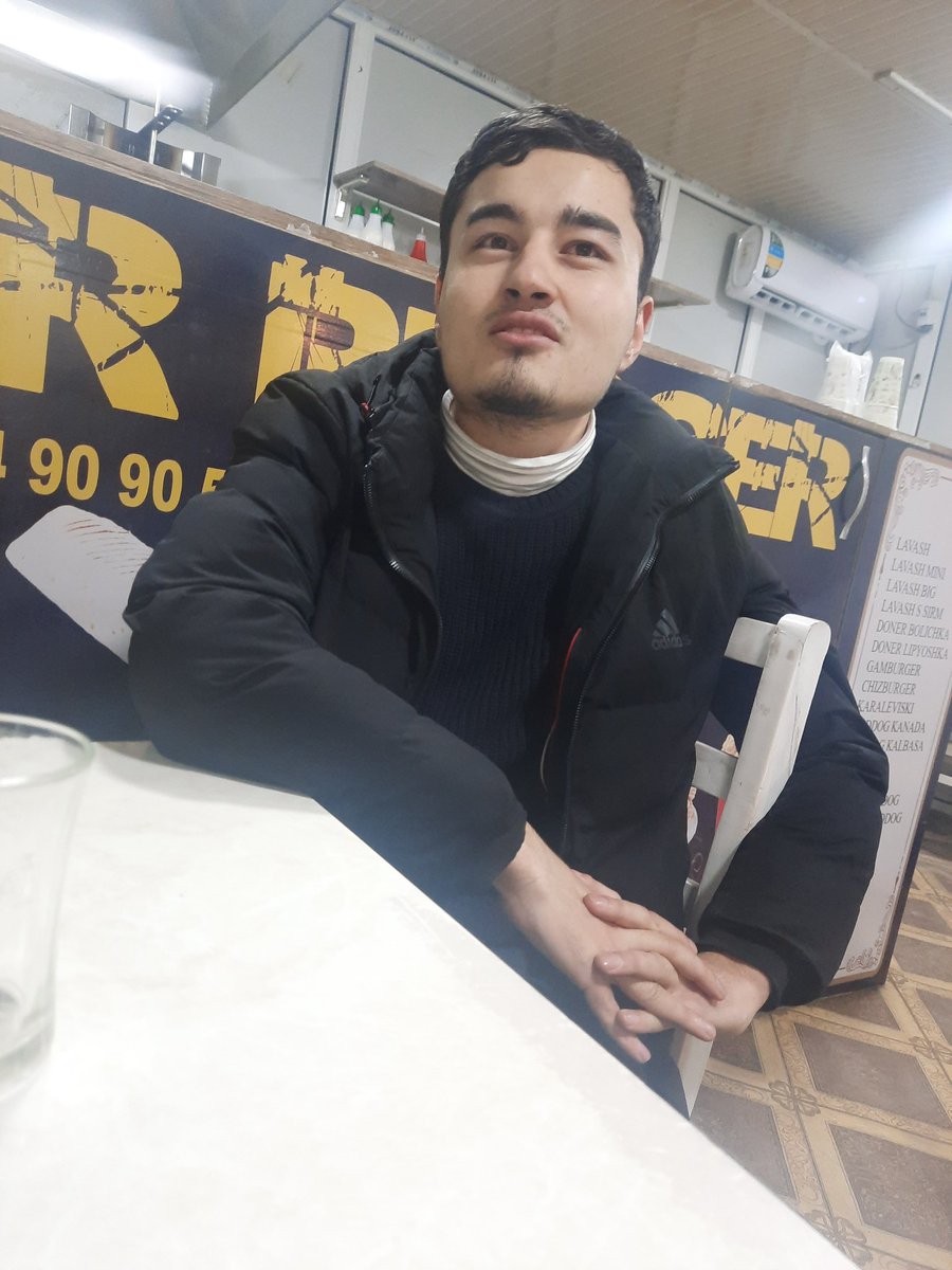 husnuddiyn's tweet image. #randomshot
Stulda qiyshayib, bir tekis o‘tirolmaydigan bitta menmasmi? ))