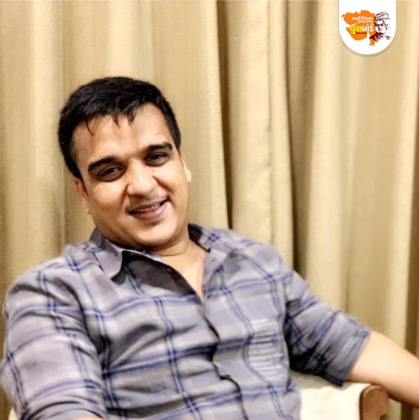 ramani_rupesh's tweet photo. યુવાઓના પ્રેરણાસ્ત્રોત અને ગૃહ રાજ્યમંત્રી શ્રી હર્ષભાઈ સંઘવી  જીને જન્મદિવસ ની અનેકગણી શુભકામનાઓ.

#HBDHarshSanghavi 
@sanghaviharsh https://t.co/374EMpQR3c