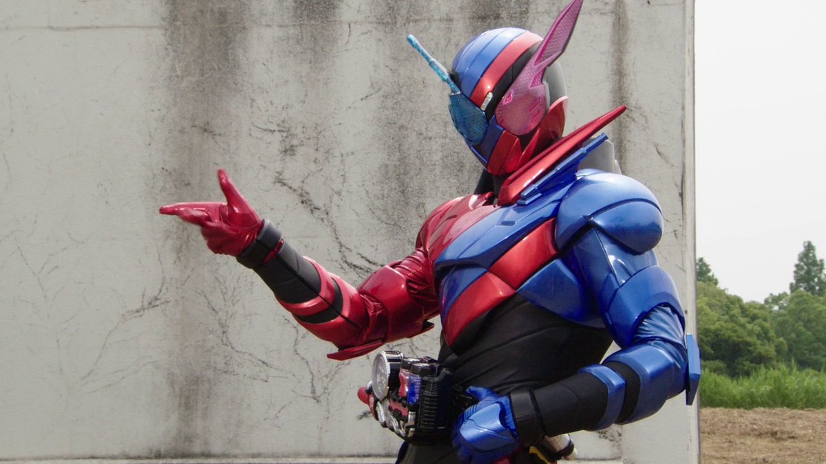 Silver to gold? How about a dual-color?

[KAMEN RIDE: BUILD!]

[Hagane no Moonsault! RabbitTank!! YEAH!!!]