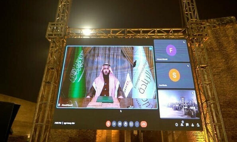 Nawaiwaqt_'s tweet photo. پاک سعودی ٹیکنالوجی ہاؤس کے قیام کا اعلان.
مزید تفصیلات ⬇️
https://t.co/66eksA4n2o
#news #paksaudi #TechnologyHouse
@GovtofPakistan https://t.co/yDTBDQTdIg