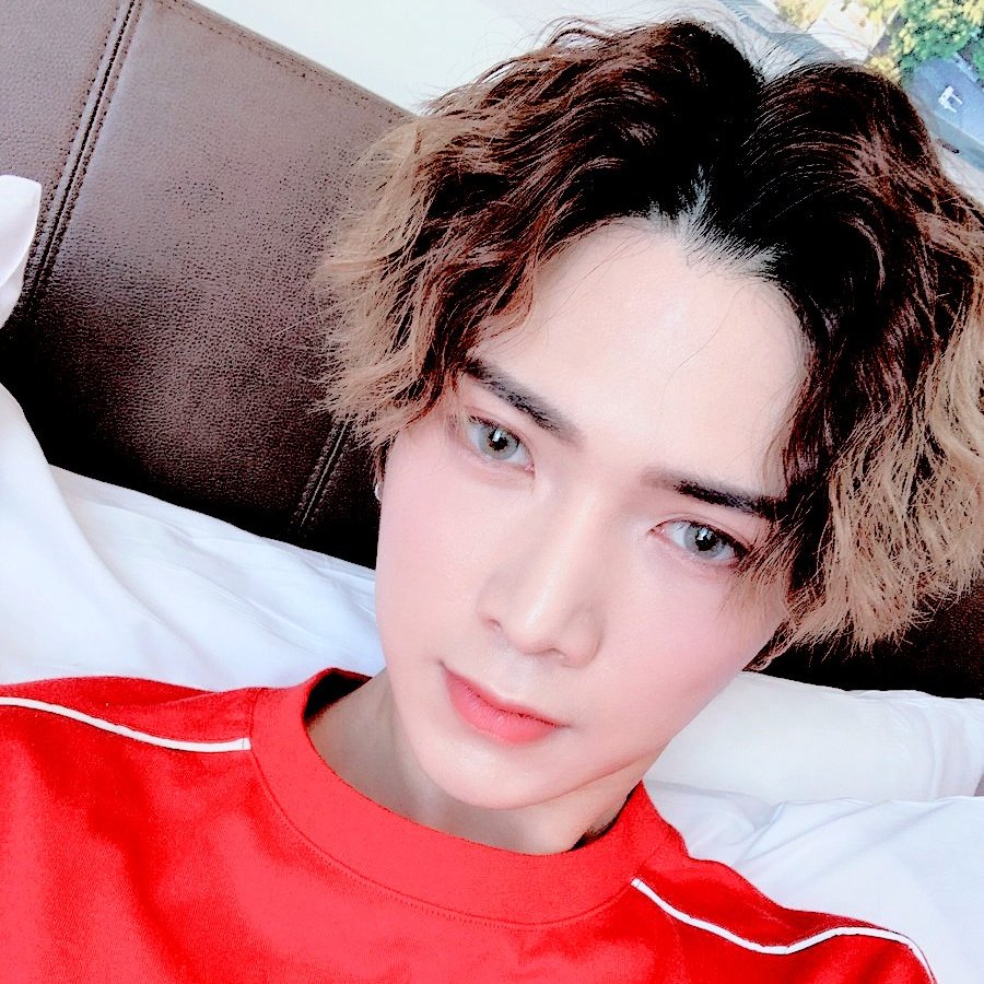 guerrilIazone's tweet image. ⠀⠀⠀gᥙᥱ⠀⠀⠀⋆ ୭⠀⠀⠀ɹɹᴉ𝑙𝑙ɐz⠀⠀⠀🪩⠀⠀⠀ 𝘂𝗽. ⠀⠀⠀ ( #𝐌ateo ) ⠀⠀⠀ 日期 ⠀⠀⠀ #ᥱ-vᥱᥒt ⠀⠀⠀ !

Me puse a ⁦#𝕡ick·u͟p·𔘓·𝖇u͟nni⁩ ⁦ya que supe del #l𝕚ght·Ꮺ𝕥okki·𝖇u͟n⁩ y fan que soy me vi todo celebrando ⁦#t𝗼ge̊th𝕖r·永遠𖥔·𝟷𝟶𝟶⁩. Felicidades &amp;lt;3