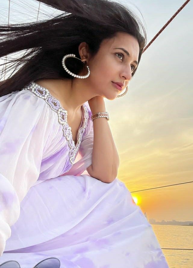 Divz_Paradise's tweet photo. 🥰🥰

@Divyanka_T https://t.co/erjqaiCMQY