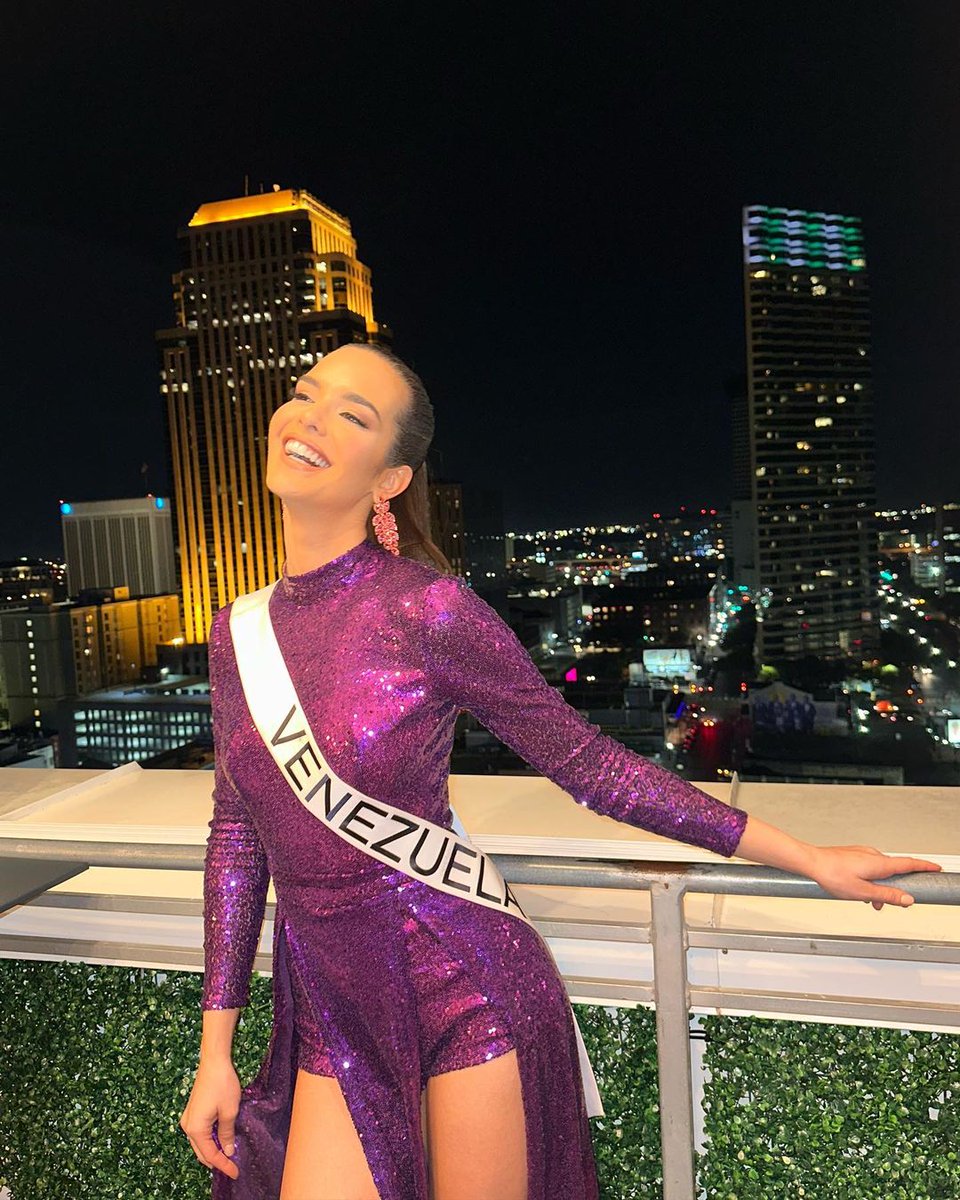 estrendyve's tweet photo. Día 5 ✅
Look 2 💜 - Amanda Dudamel 🇻🇪 #MissUniverse #71stMissUniverse https://t.co/H8wGcpwwbT