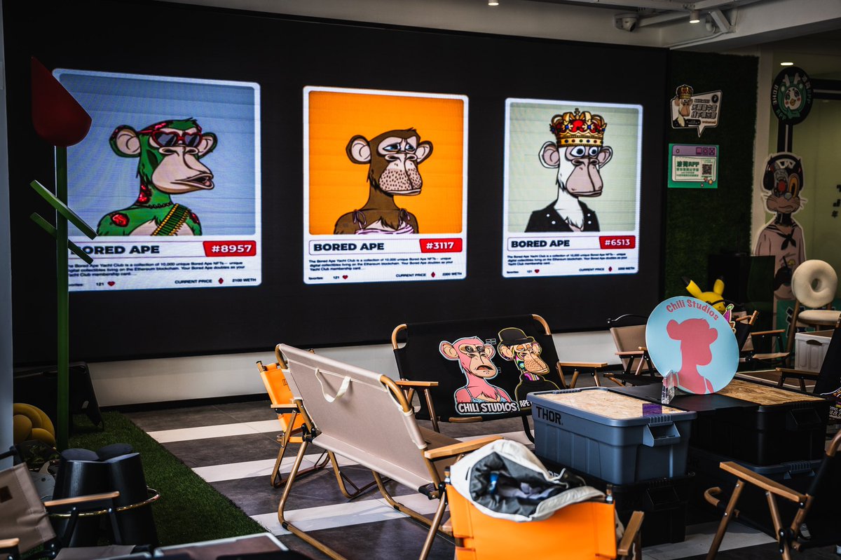 Thanks <a href="/boredchili/">Chili Studios🌶</a> <a href="/veratheape/">Vera 🍌💕🐒</a>  for holding such a wonderful offline event! That’s my pleasure to prepare exclusive MBU APE BEER for the family! We even have 2 handsome volunteers who packs gifts for every attendee @pinkapepayne <a href="/sunnyng_eth/">Sunny Ng ❍</a> ! 🥰 <a href="/BoredApeYC/">Bored Ape Yacht Club 🍌</a> <a href="/yugalabs/">Yuga Labs</a> #bayc