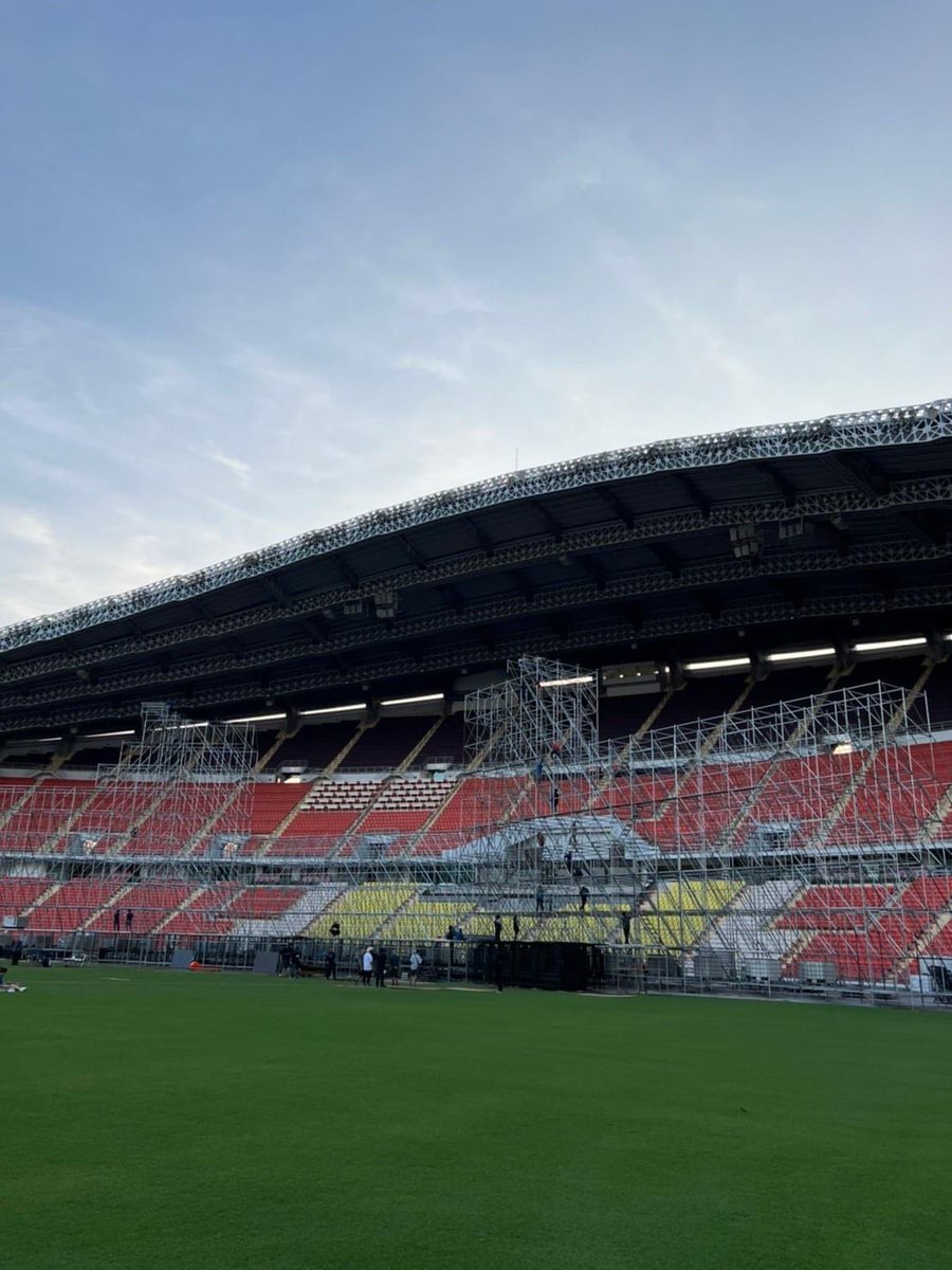 CMLiveThailand's tweet image. จบไปแล้วกับงาน Golden Disc Awards ครั้งที่ 37 ที่จัดเป็นครั้งแรกในประเทศไทยและถ่ายทอดไปทั่วโลก ทาง CM Live และ CMO ในฐานะพาร์ทเนอร์ในการดูแลงาน Production หวังว่าทุกคนจะมีความสุข ความประทับใจและภูมิใจกับงาน Production ฝีมือคนไทยนะคะ 

#CMO #CMLIVE #PMCENTER #applewoodth #GDAinBKK