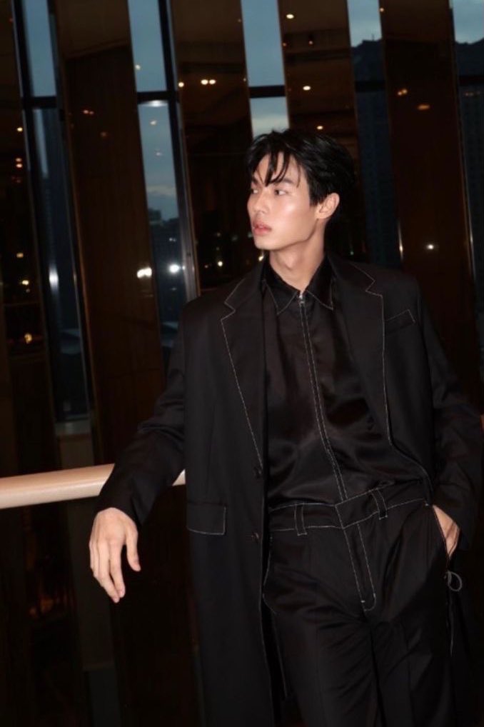 BWLimitless2022's tweet photo. #BWLimitlessAUverse where—

— Win goes back to his hometown and meets small-town dance instructor Bright

- 👽

🏷️ fluff, english, one shot https://t.co/mtK98YDzwO