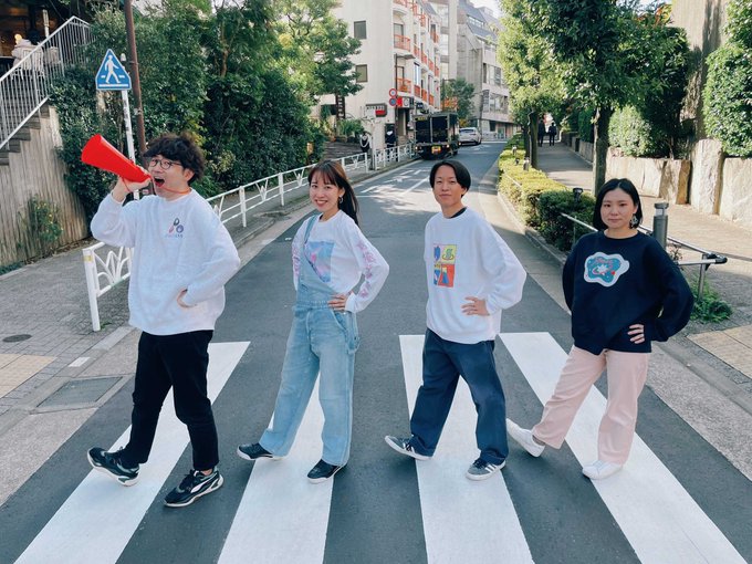 「横断歩道 複数の男性」のTwitter画像/イラスト(新着)