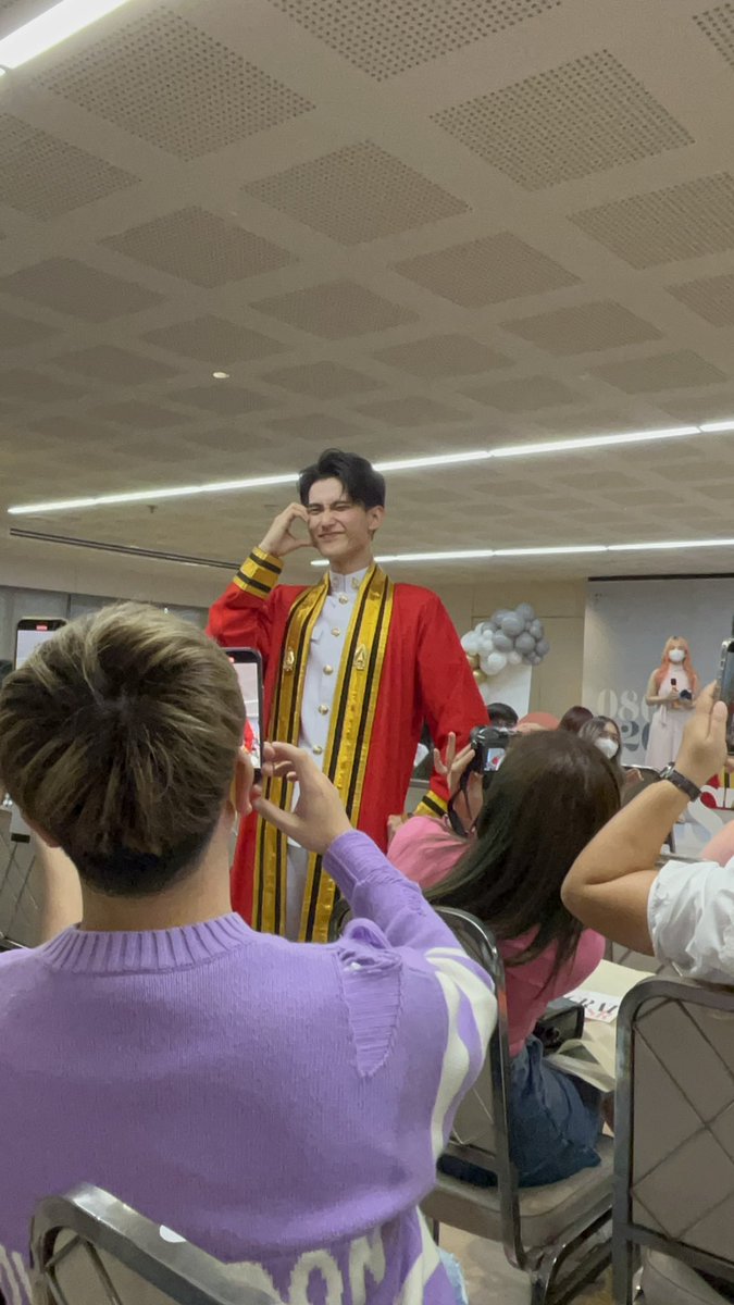 mitsuki_thai's tweet image. あまりにもかわいい。 #FirstfhGraduationDay
#みつきタイに飛ぶ