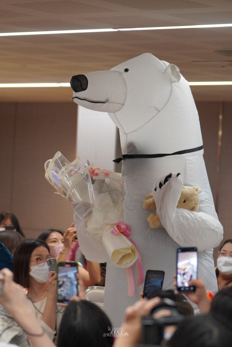 kwonaomsin's tweet image. ทายซิ๊ใครเอ่ย 
#FirstfhGraduationDay