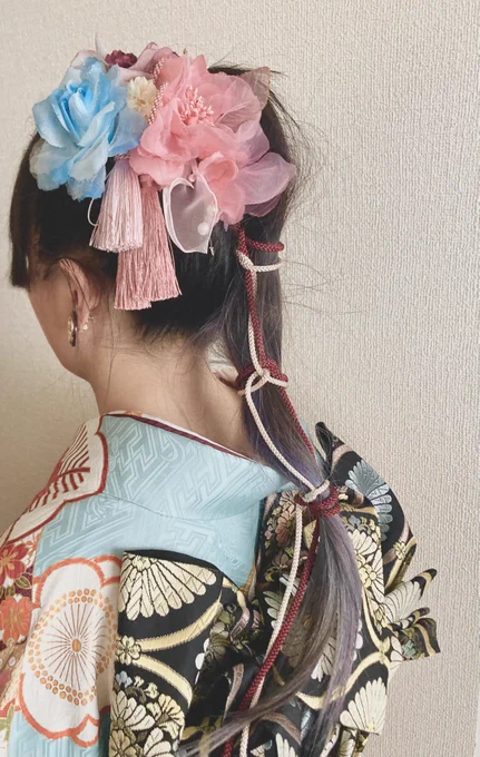 紹介されたとこおそらくハズレ美容室で髪も着付けもグチャってたのがちょと残念ですが 