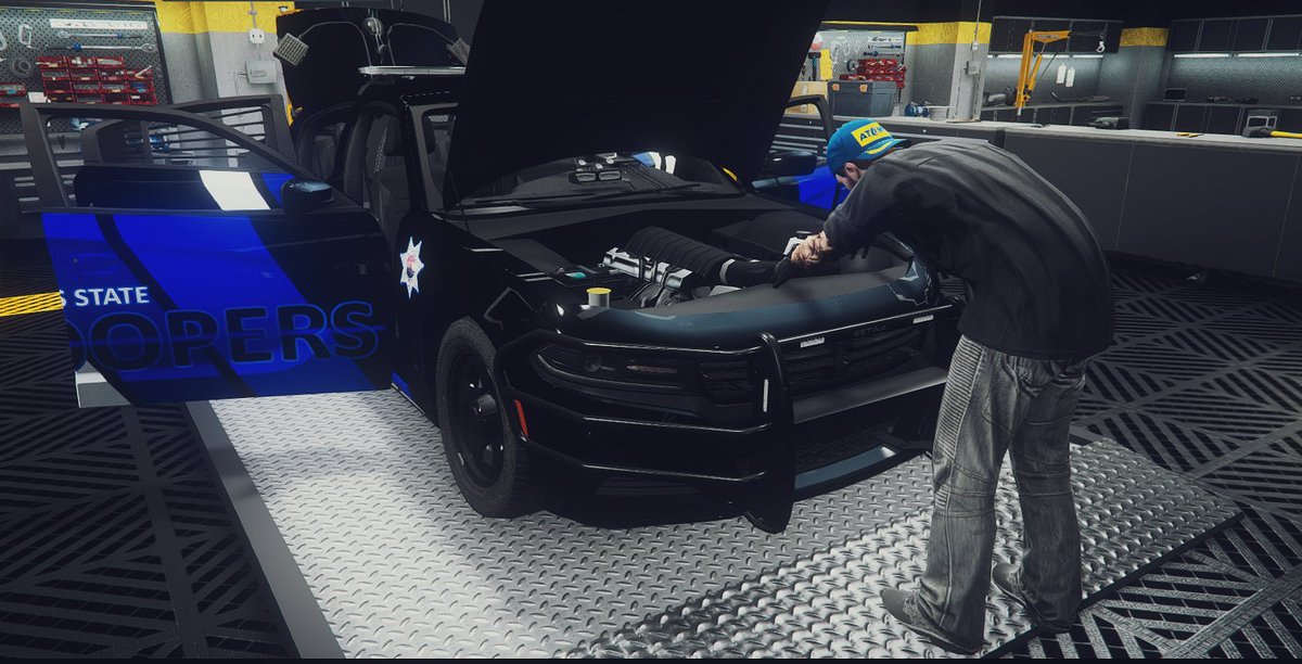 aftershock_rp's tweet photo. Trooper cruiser being serviced 🚔🔧
#GTARP #gtacity #FiveM #gtaroleplay https://t.co/rbremIR5DS