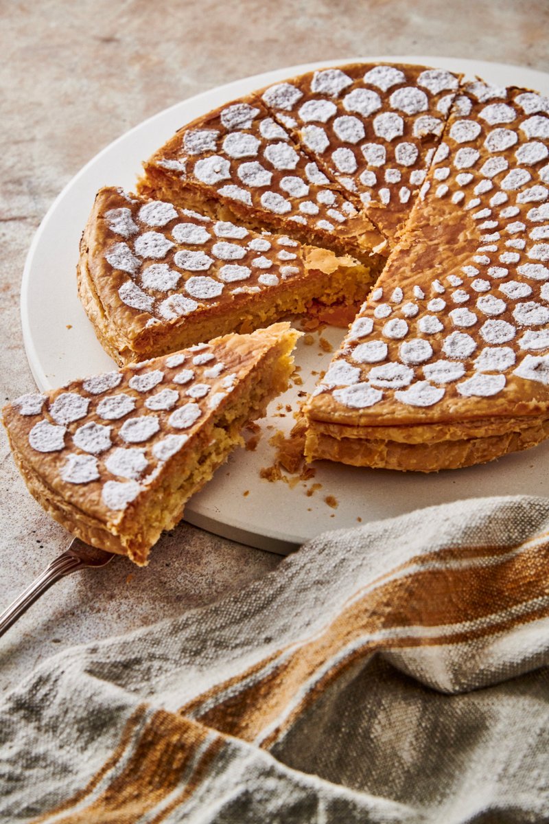 VisitParisIdf's tweet photo. La saison des Galettes des Rois est ouverte ! 😋
👉 https://t.co/0gLSpjEVzs
#visitparisregion https://t.co/tcfo784RG4