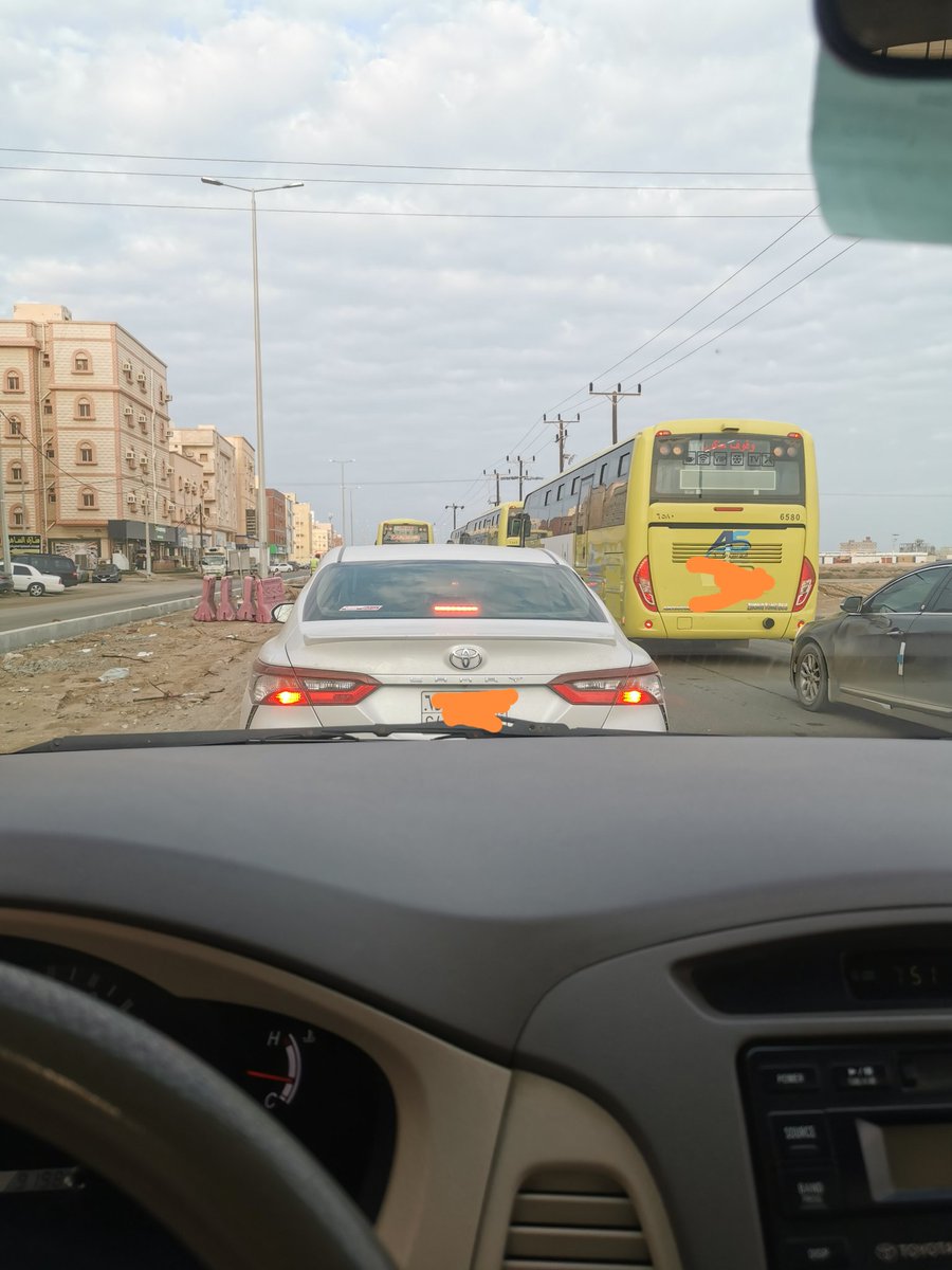 مع التحية للإدارة العامة للمرور التفتيش وبشكل يومي تقريبا في وقت دوام الموظفين والموظفات وطالبات الجامعة وفي الشوارع المزدحة هل هي تعليمات عامة بجميع مدن المملكة ام هو اجتهاد فردي من مرور #القنفذة والذي أدى إلى تعطيل الموظفين وتأخر كثير من الطالبات عن اختباراتهن #المرور_السعودي