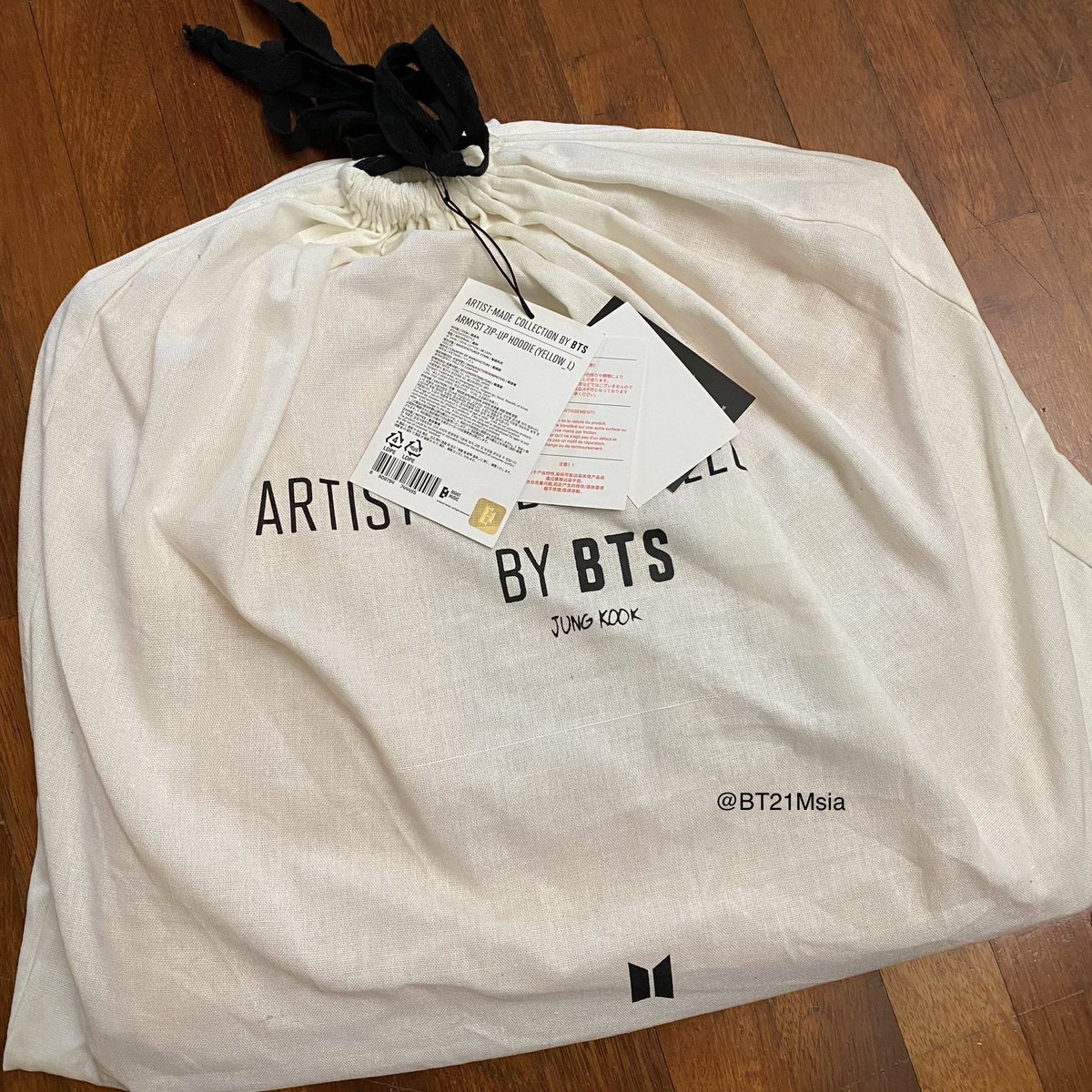 BT21Msia's tweet photo. [ WTS/QYOP ] Artist-Made Collection by BTS Jungkook : Armyst Zip Up Hoodie in Yellow - Size L

• Sealed, all intact as received 💯
• Bought it through Weverse USA Shop so its quite pricey 🥲
• Open to shipping worldwide if anybody is interested ✅
• DM your price 📩 https://t.co/exDPqQCSCK