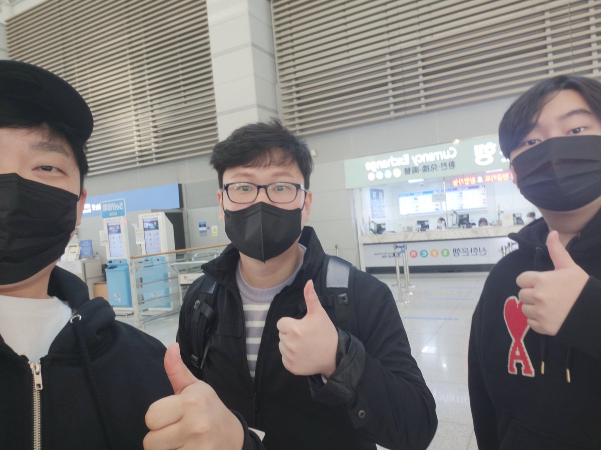 ShadowCorpAgent's tweet photo. 'Ssong' 김상수 감독의 출국
다시 한 번 롤드컵 우승의 영광을 이루길 기대합니다.
Shadow Corporation은 항상 김상수 감독을 응원합니다.

@coachssong

#Shadowcorp #Ssong #LCS https://t.co/ecrCPUgd9Q