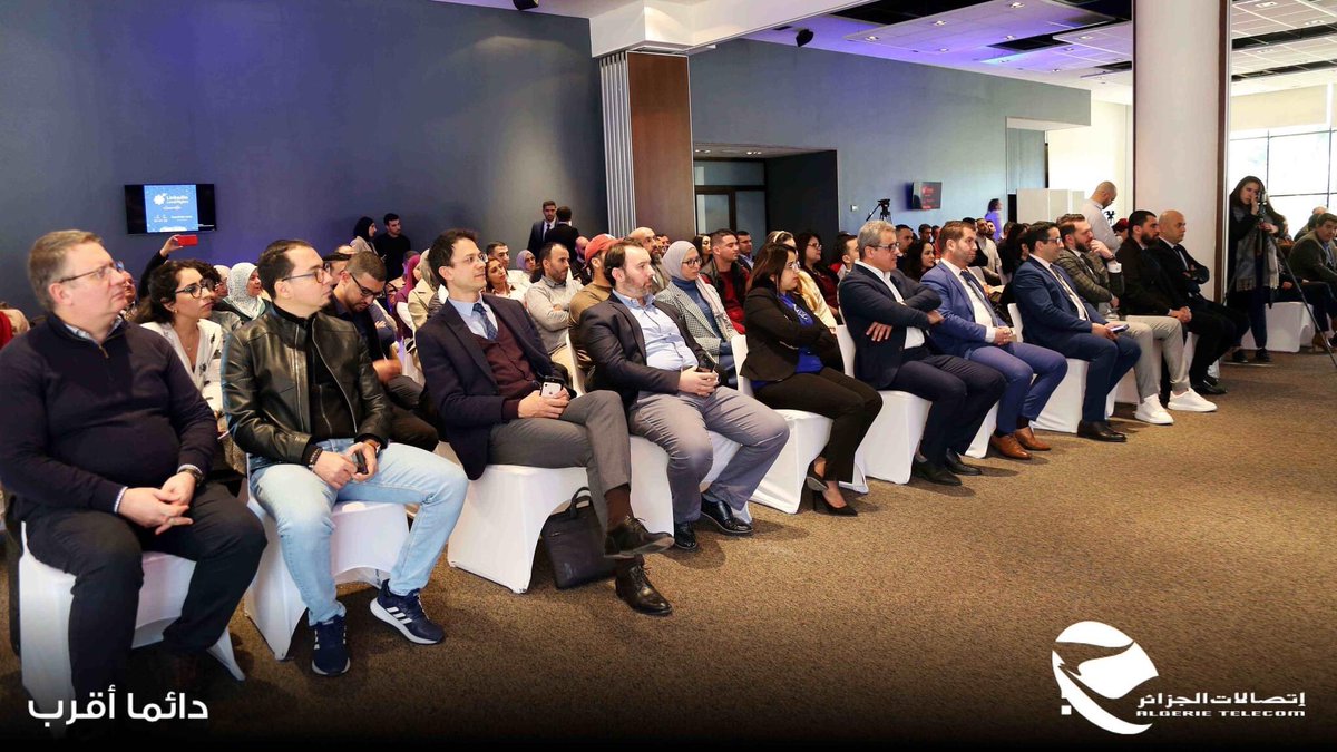 HichamBABAAHMED's tweet image. Merci aux organisateurs du #LinkedinLocal #LinkedinLocalAlgiers @AIncubme @AmoMariche j’ai eu l’honneur d’animer un atelier sur le #socialselling @Algerie_Telecom