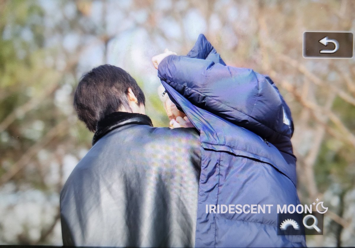 iridescentmoon_'s tweet photo. 230108 프리뷰

눈에 뭐 붙었나봐👀
보나마나 잘생김이겠지

#문빈 #MOONBIN
#아스트로 #ASTRO https://t.co/5cz5H0qiht