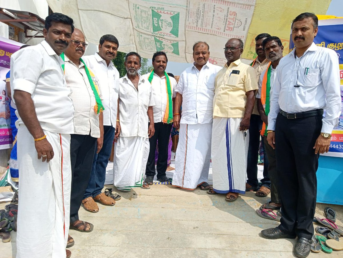 RamnathIyer2's tweet photo. பாரதிய ஜனதா கட்சி களக்காடு நகர் கோதசேரியில் நடைபெற்ற குழந்தைகள் மற்றும் மகப்பேறு மருத்துவ முகாமில் மாவட்டத் தலைவர் திரு தமிழ்ச்செல்வன் அவர்களுடன் வழக்கறிஞர் பிரிவு சார்பாக கலந்து #ramnathiyer கொண்ட போது #medical #camp @annamalai_k @Neelamuraliyad1 https://t.co/Xqzg3ys7II