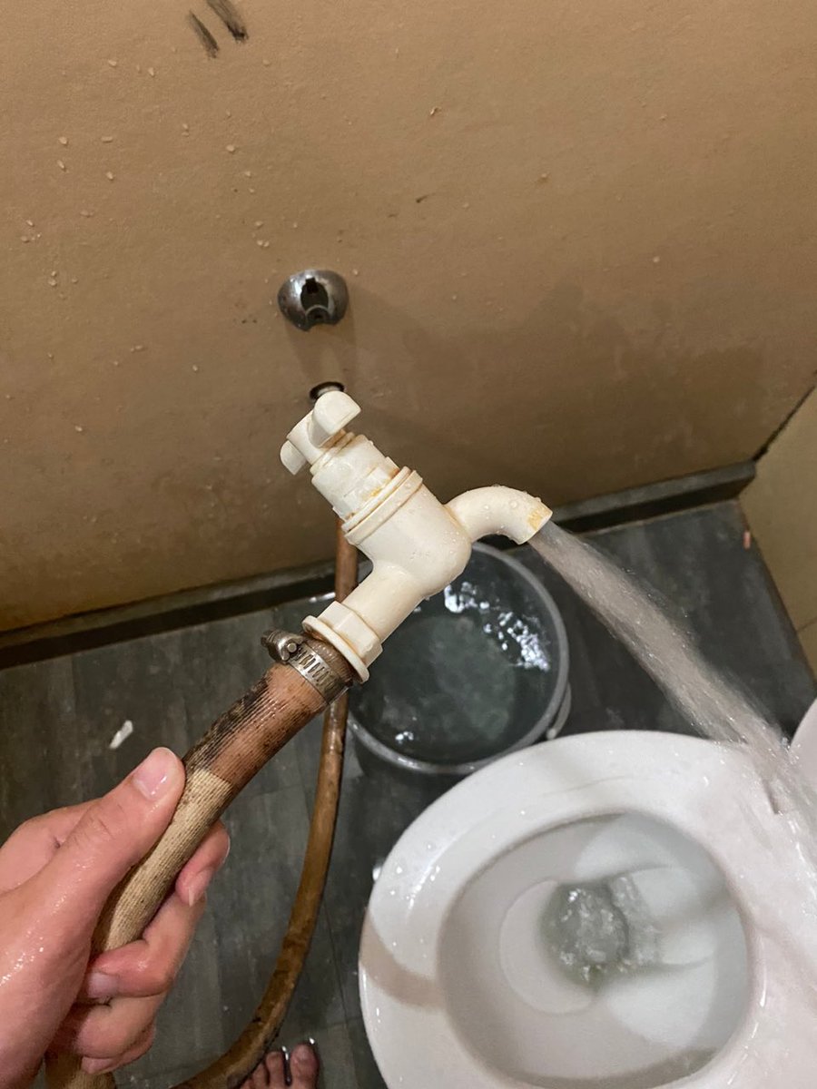 AdwinWidanta's tweet photo. Ni bidet jenis apa? https://t.co/L8gXxTO2DB