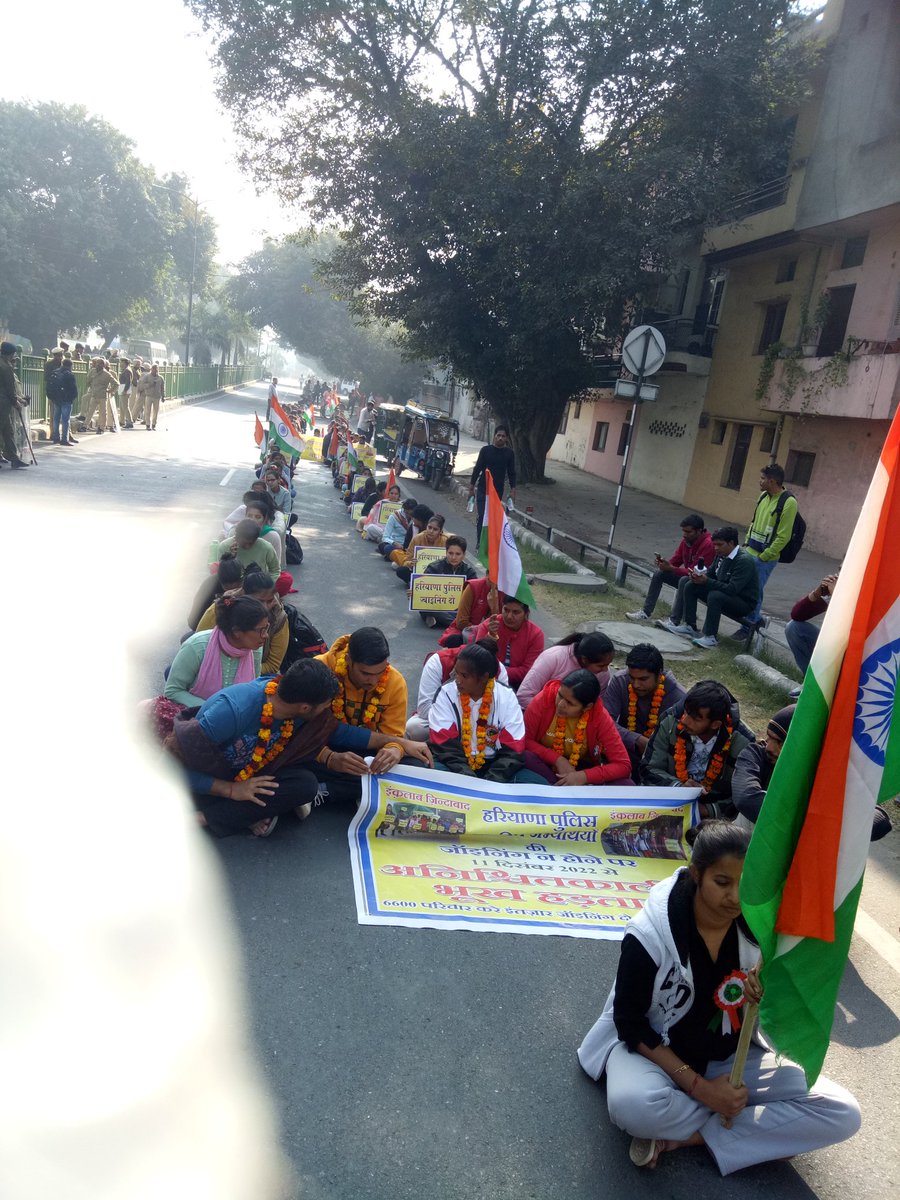 parveen94682's tweet photo. #Haryana_Police_Joining_Do https://t.co/4SsclHSfya