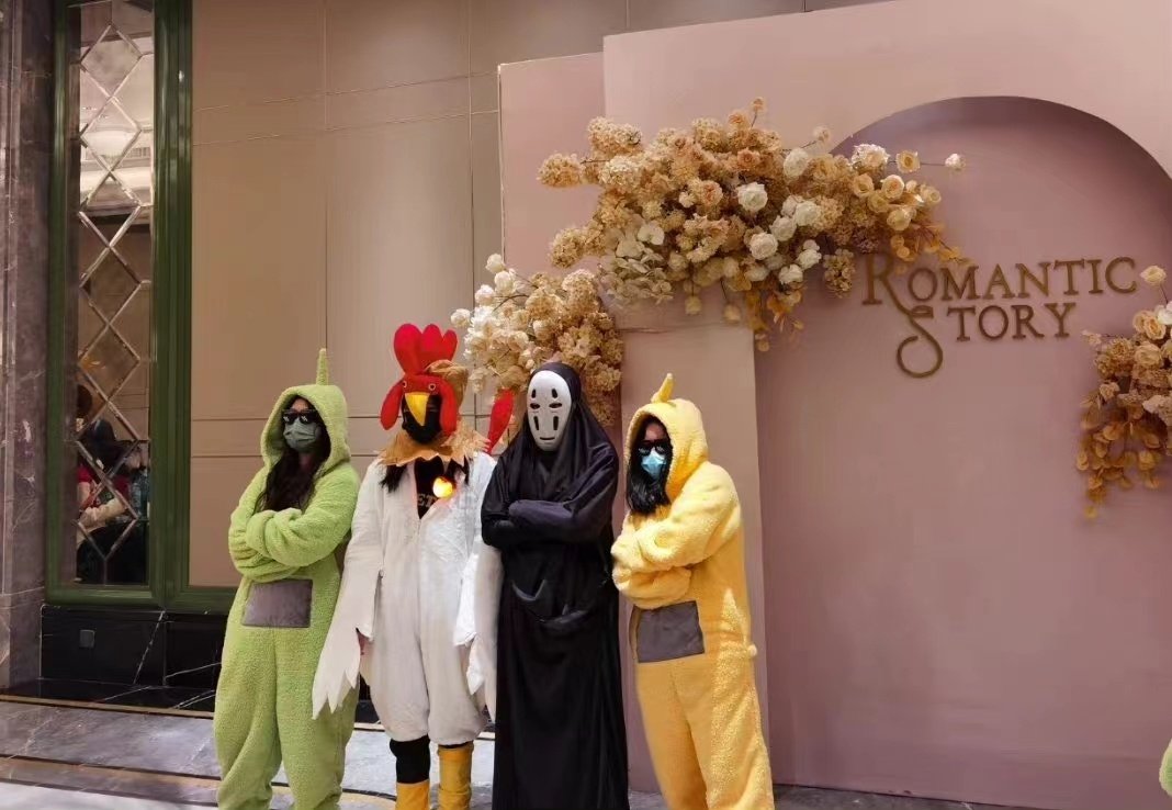bb53026's tweet photo. Such a romantic story with all these costumes 🤦‍♀️ https://t.co/wPSSfkin7t