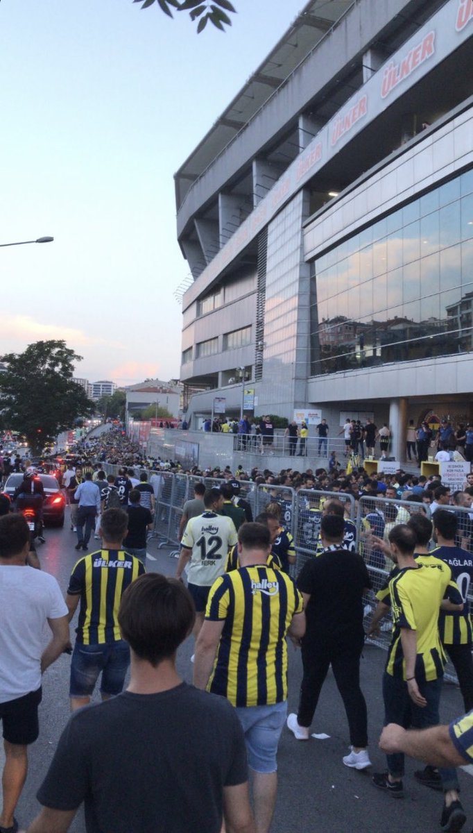 <a href="/Fenerbahce/">Fenerbahçe SK</a> Gunaydin Askım 💛
Gunaydin Kalbim💙
Gunaydin ömrüm  💛
Günaydin Umutlarim 💙
#FenerinMaçıVar