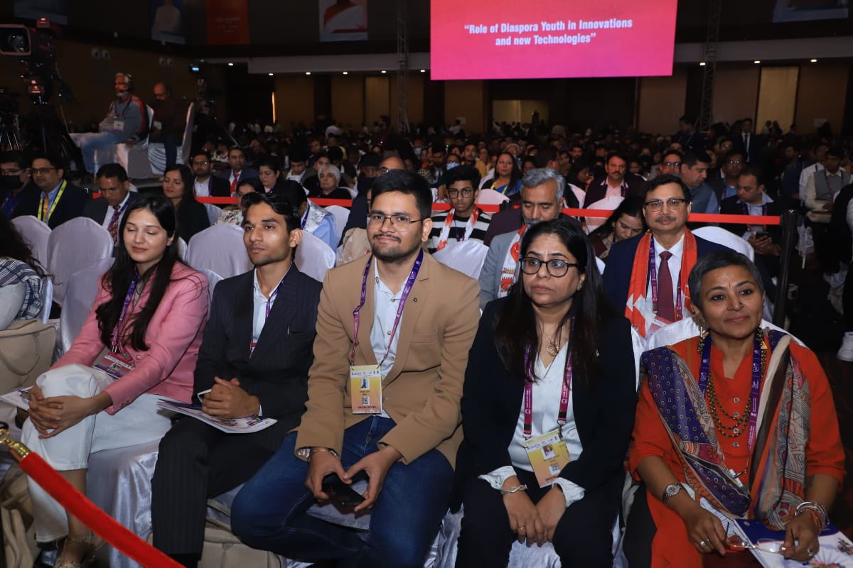 MEAIndia's tweet photo. The first plenary of the 17th PBD concludes.
 
Engaging discussion led by Youth Affairs Minister @ianuragthakur on role of diaspora youth in innovations and new technologies. 
 
🎥 Watch the session on https://t.co/Uk1YDkU8yP https://t.co/sawRsoJsgK