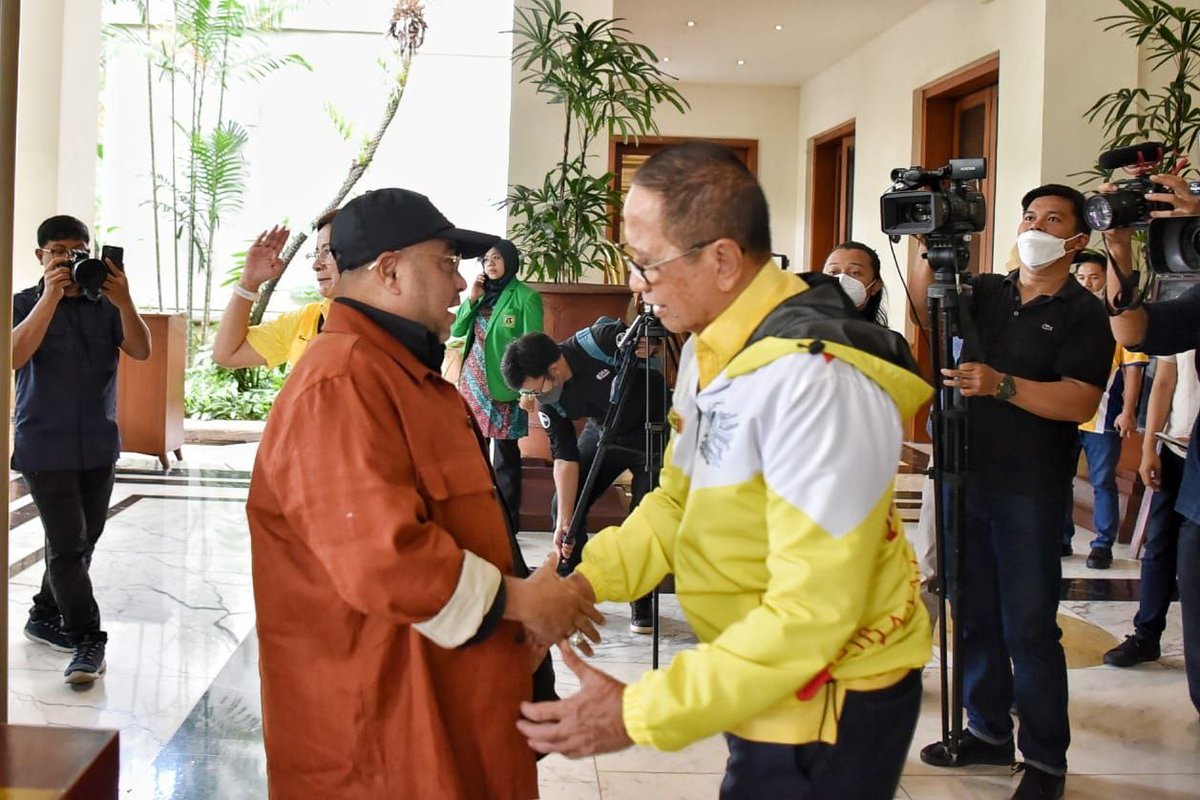 FPKSDPRRI's tweet photo. MINUS PDIP, 8 PARTAI POLITIK PARLEMEN TOLAK SISTEM PROPORSIONAL TERTUTUP DI PEMILU 2024‼️‼️ https://t.co/TNoZlHN460