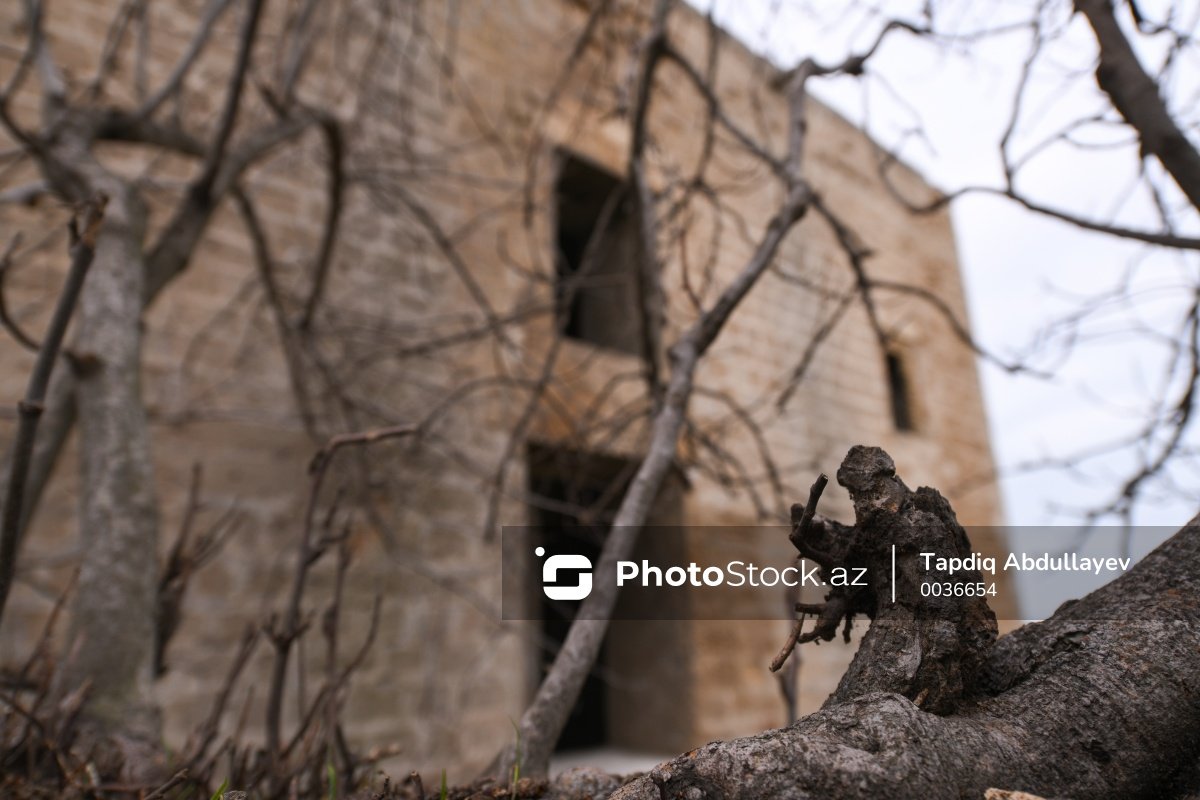 PhotoStockaz's tweet photo. I İbrahim Xəlilullahın sifarişi ilə Nardaranda inşa edilmiş yay iqamətgahı
#nardaran #iqamətgah #yayiqamətgahı #xanbağı #i̇brahimxəlilullah #tarixiabidə #bakı #azərbaycan #photo #Stock #Azerbaijan #Baku #history #historical #cultural #culture
🏰 Ətraflı: https://t.co/C88Of9ubku https://t.co/1lHQYYZXwq