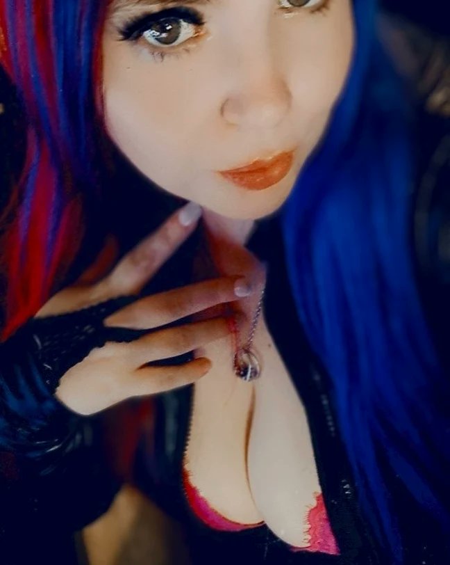 GamergirlRaging's tweet photo. Good morning my kinky lot, pages might be quiet for a few days as I've just moved, signal is shocking and Internet isn't connected yet (bt r useless) but il post when I can 😜 🍆🔞💦🔥 
https://t.co/9J7MxZcxOk 
#KeepYouUp #BadGirl #PlusSize #Naughty #kinky #Gamergirl https://t.co/ONOJQPUz0F