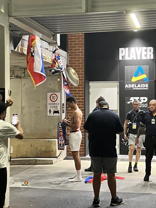 Fl8-6FCXkAI6xkT?format=jpg&name=small