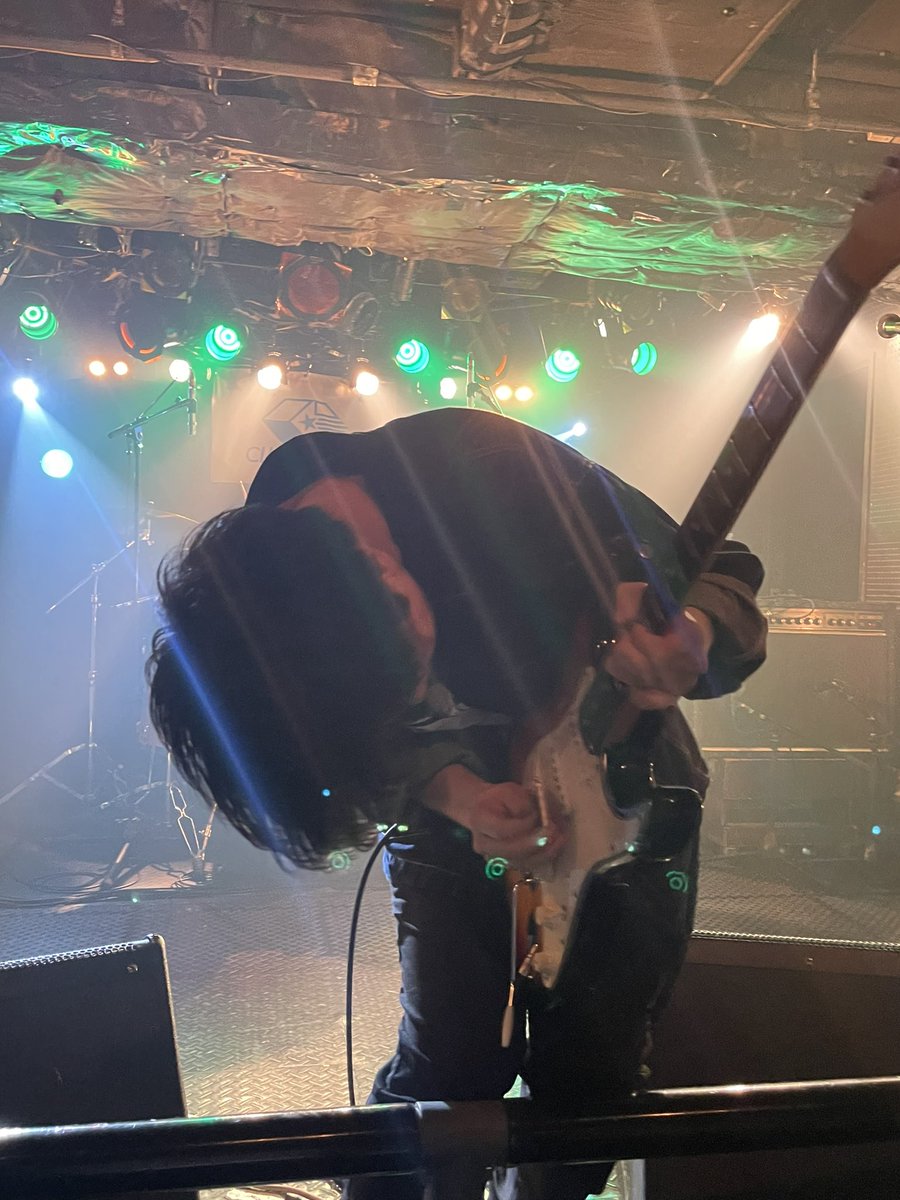 HEAVEN1223's tweet photo. カッコいいまさひこさん集！まさひこさんは事故ってるの（面白いから）上げてって言ってたけど残念、全部イケメンでした🤣笑
新しいストラトめっちゃ良かったし相変わらずいい声してるわ🥳
#akemi
#akemi_band https://t.co/yZSPjyd0LY
