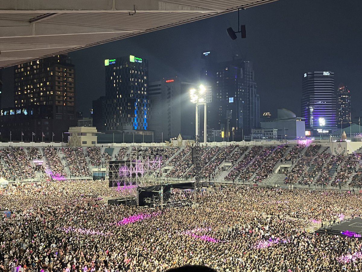 togejustvibin's tweet photo. Day 1 🔥             Day 2 🔥 https://t.co/gbJlhpV9hZ