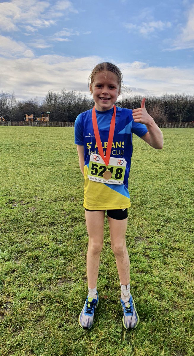 ChrisDraneGolf's tweet photo. Super proud of Amelia winning the U11 Herts Cross Country Champs today by 17 seconds at Cassiobury Park! @stalbansathlet @BerkoSport @BerkhamstedPrep https://t.co/x75laOqTLZ