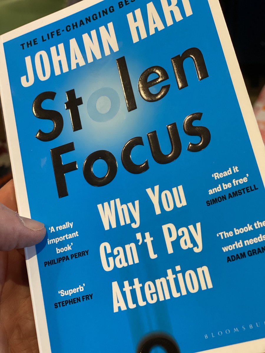 timatkin's tweet photo. For those of us who use/overuse social media, there is a lot of food for thought in this brilliant, challenging book by @johannhari101. Flow is better than fragmentation. #readmorebooks #lessscrolling https://t.co/7m7ifm7P1H