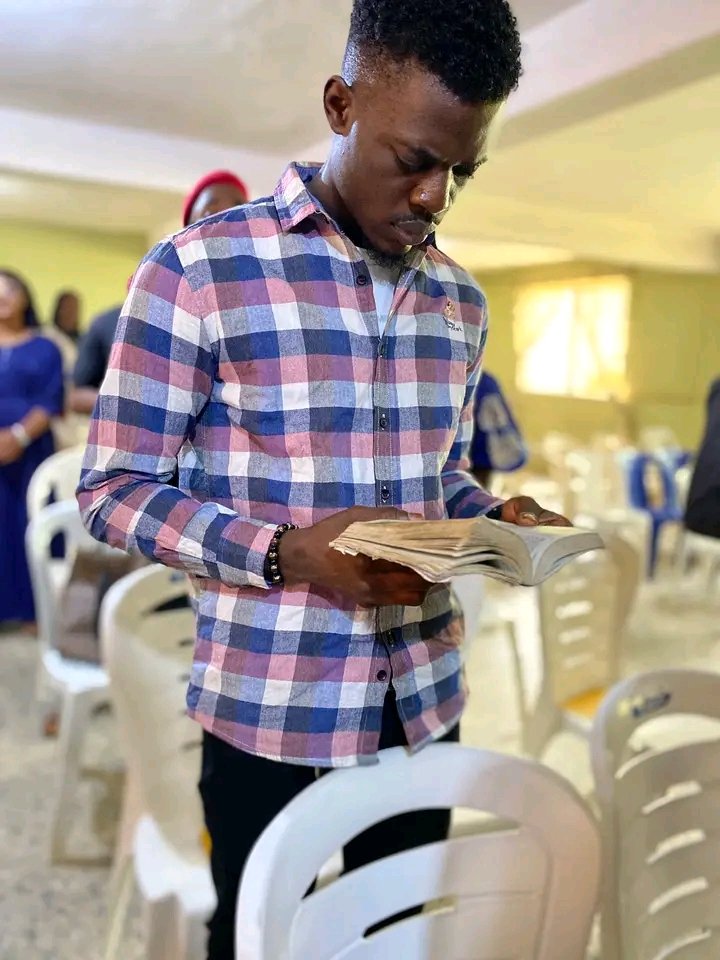 Rccgkt's tweet photo. As miracle no dey tire Jesus, praise and worship no dey tire us! https://t.co/WIql801YRi