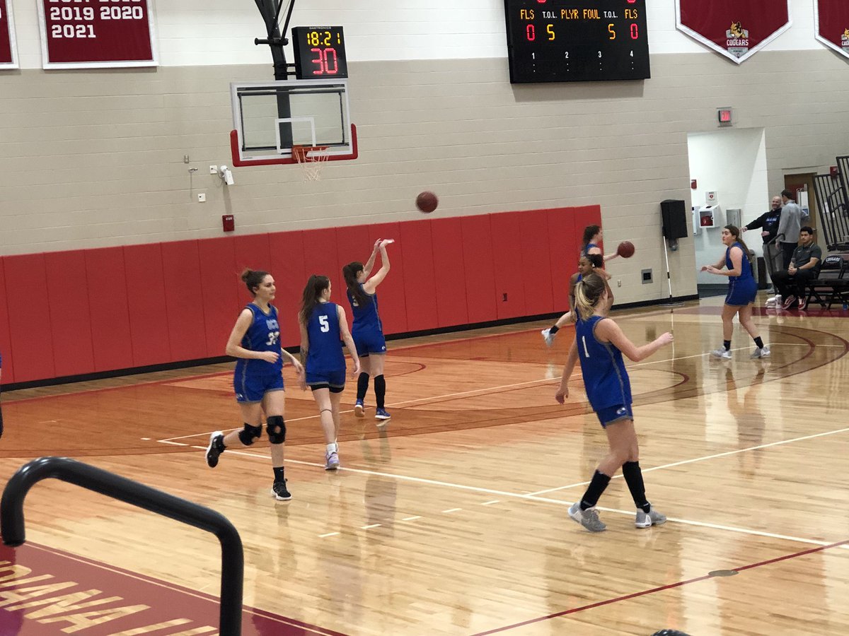 FcsGbb's tweet photo. Excited we had a chance to go watch our alum, Lily Martin, @denice_menace33, play with her @OhioChr_WBB team v. @IUKWBB. Good game! Proud of you Lily! #family #33 https://t.co/7HakuqdNGo