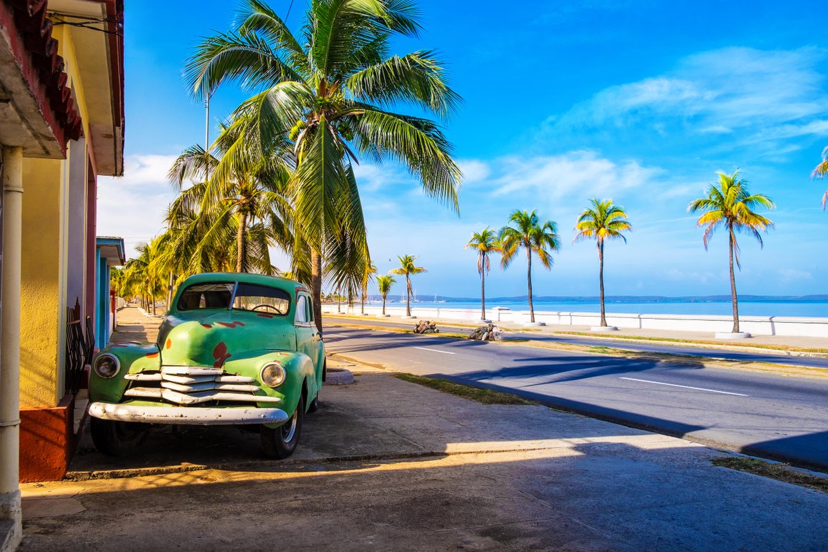 FlySwoop's tweet photo. #Cuba, we are coming in hot for you. ☀️ 

Service between #Toronto and #Varadero begins January 11.  ✈️ 

Check out more 👉 https://t.co/cw3SwbNgR7 https://t.co/YmMVhDgEsO
