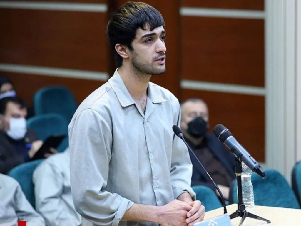 copaalemdacopa's tweet photo. Não há esporte no Irã que não esteja sendo profundamente impactado pela atual convulsão social do país.

Ontem, Mohammad Mehdi Karami, de 21 anos, campeão nacional de caratê, foi executado por enforcamento. https://t.co/CgKhH3ONON