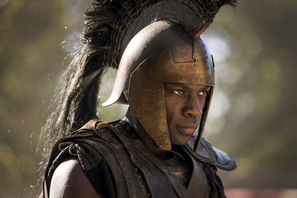 voiceofhellas's tweet photo. Fotoğraflar "Troy: Fall of a City" isimli Netflix dizisinden. Soldaki Zeus, sağdaki Achilleas. Bu nedir biliyor musunuz? Bu ırkçılıktır. Irkçılıkla mücadele adı altında ters ırkçılık yapılıyor. Bu saçmalığa bir son verilmesi lazım. https://t.co/YE4LbzJk3E
