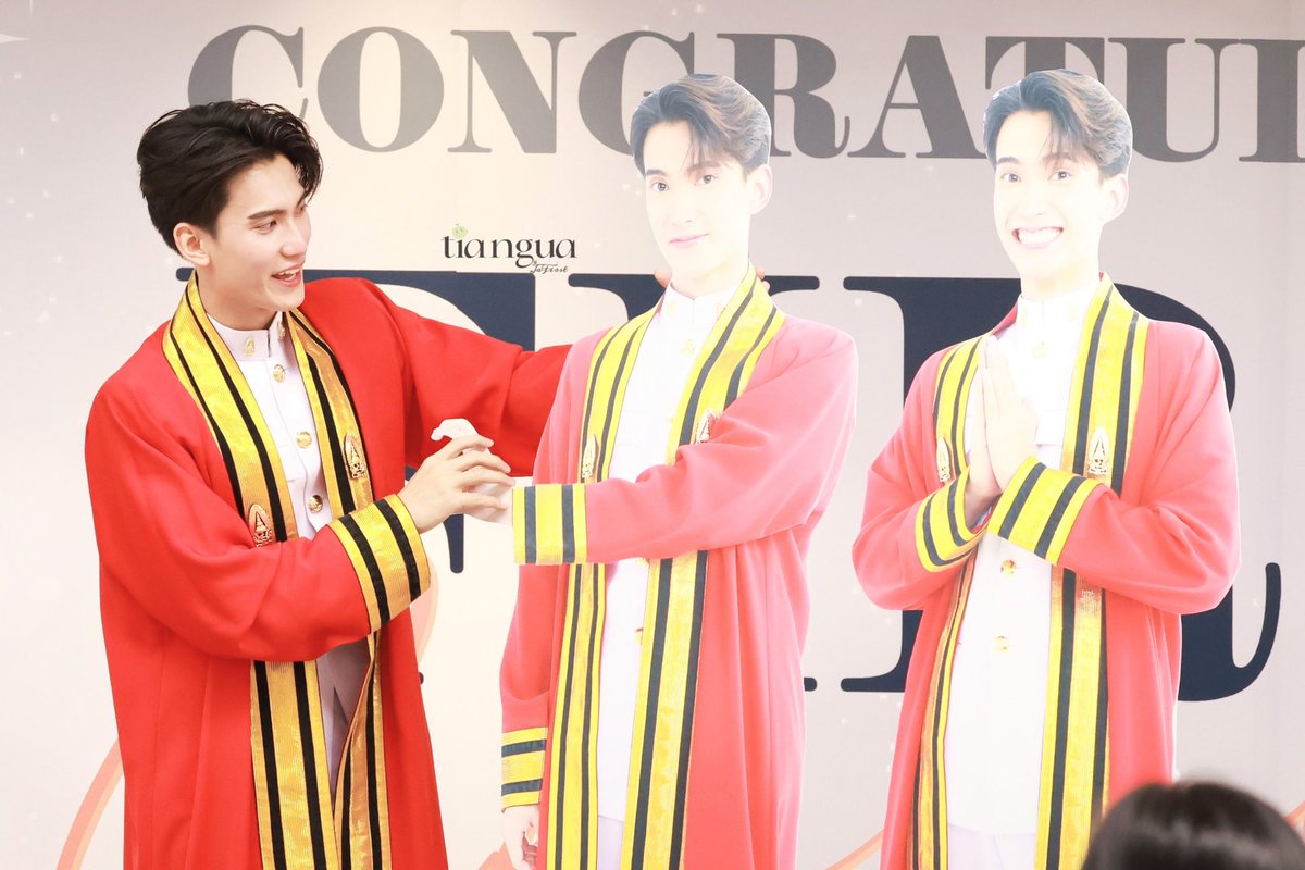 tiangua3469's tweet image. first with “first”😝
@firstfh5 
#FirstfhGraduationDay
#First_Chalongrat #รักแรกของเฟริสท์