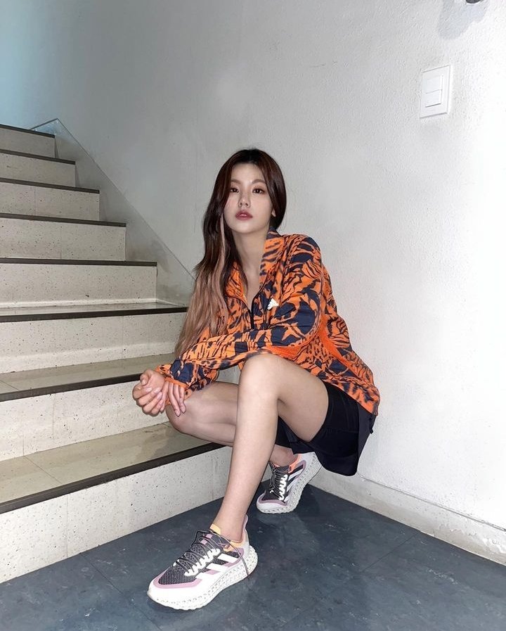 snowierquille's tweet photo. like gf                                           like bf https://t.co/UOfqyn2OqL