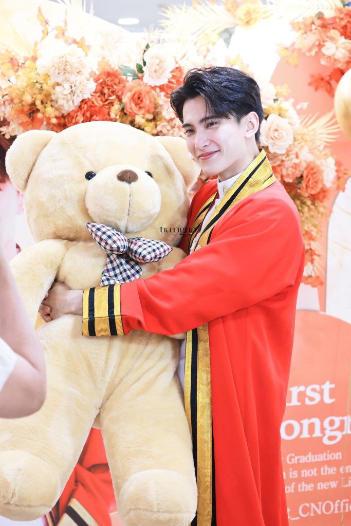 tiangua3469's tweet image. น้องหมี
@firstfh5 
#FirstfhGraduationDay
#First_Chalongrat #รักแรกของเฟริสท์