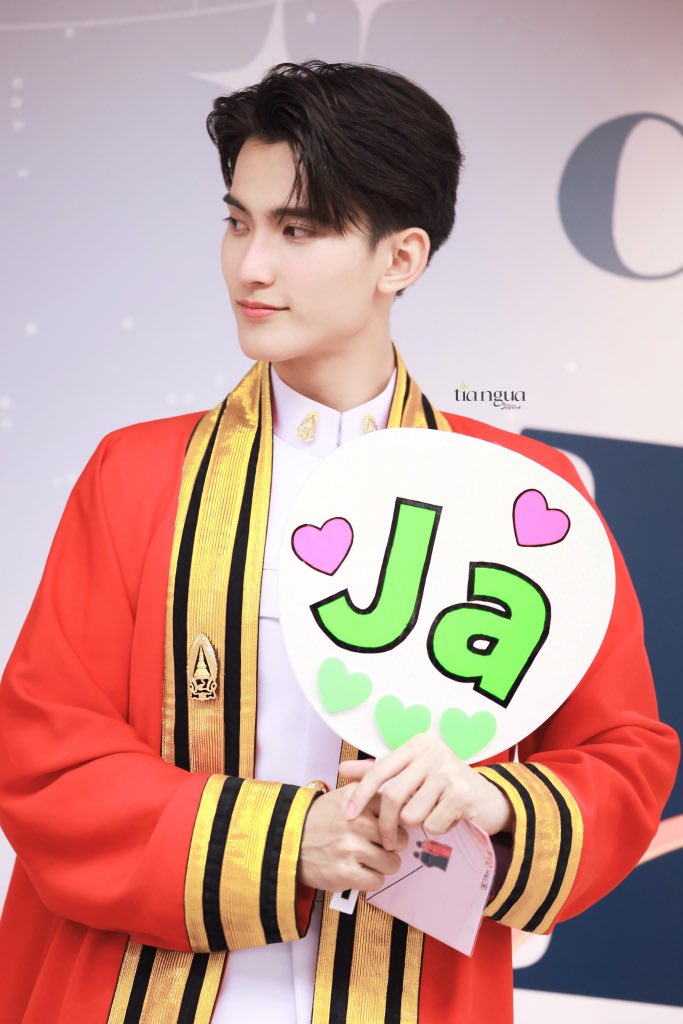 tiangua3469's tweet image. น้องหมี
@firstfh5 
#FirstfhGraduationDay
#First_Chalongrat #รักแรกของเฟริสท์