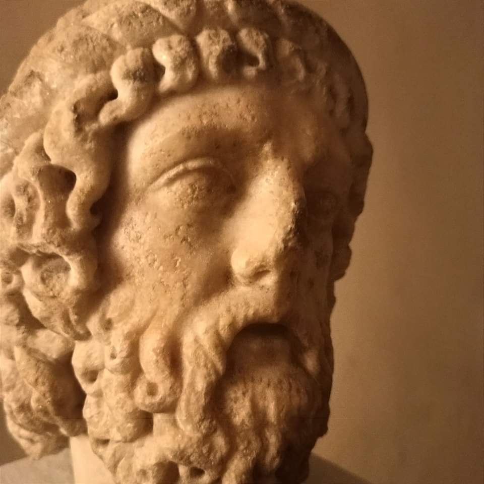 MuseoArcheoVene's tweet photo. 1/Se sentite l'esigenza di prendervi cura di voi, dopo gli eccessi festivi, non sottovalutate il potere rigenerante della cultura. ☺
Ascoltate il consiglio detox di Asclepio: visitate il Museo! È più salutare ed efficace di una tisana drenante e di una sessione di squat! 😲 https://t.co/62zOdPJDkt